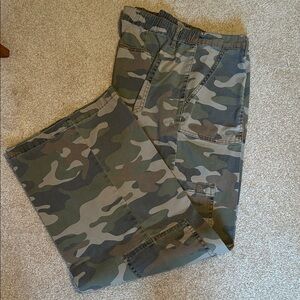 Viral No Boundaries Camo Cargo Pants.
